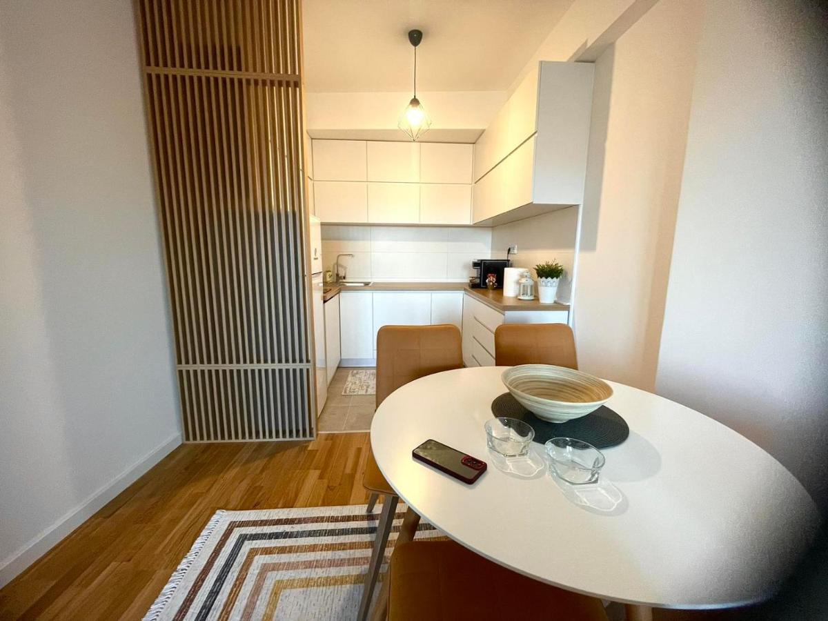 Apartman Nikol Κουμάνοβο Εξωτερικό φωτογραφία