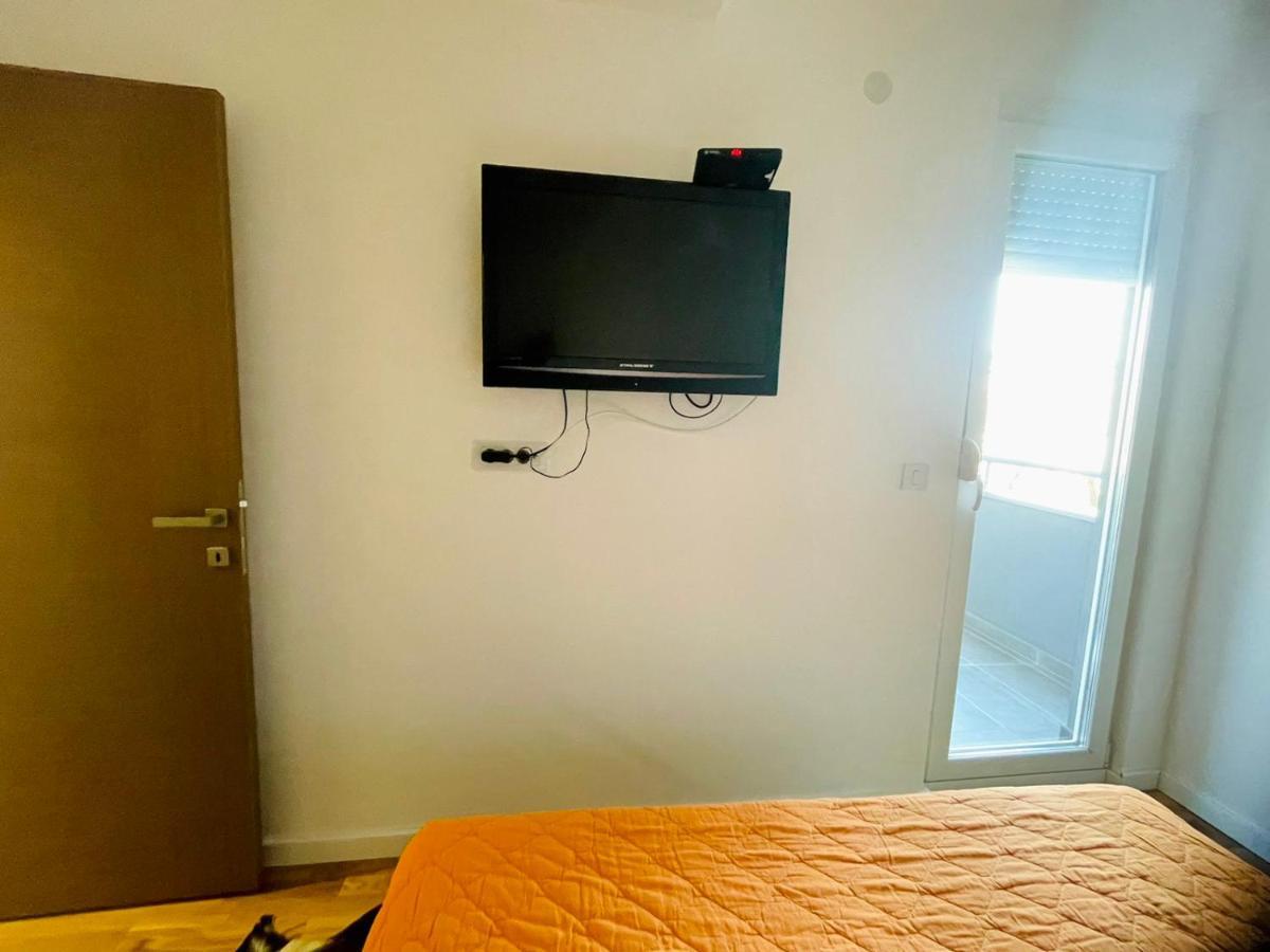 Apartman Nikol Κουμάνοβο Εξωτερικό φωτογραφία